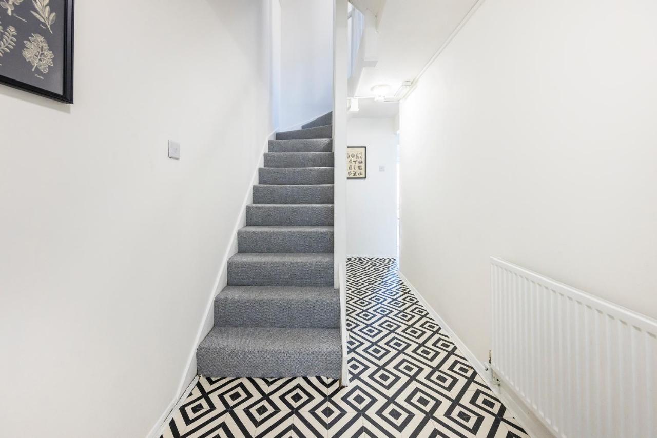 Inglewood Hub Hotel London Eksteriør billede
